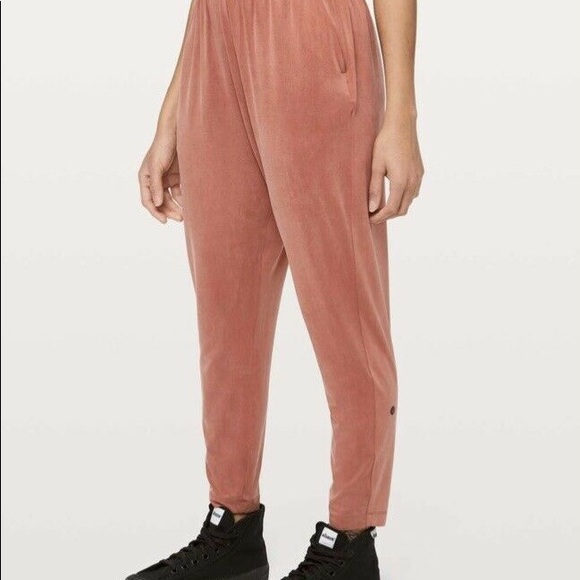 lululemon lab Balzo Jogger in Canyon Rock Orange - Picture 5 of 5